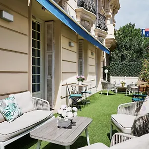 Excelsior Centre By Happyculture Otel